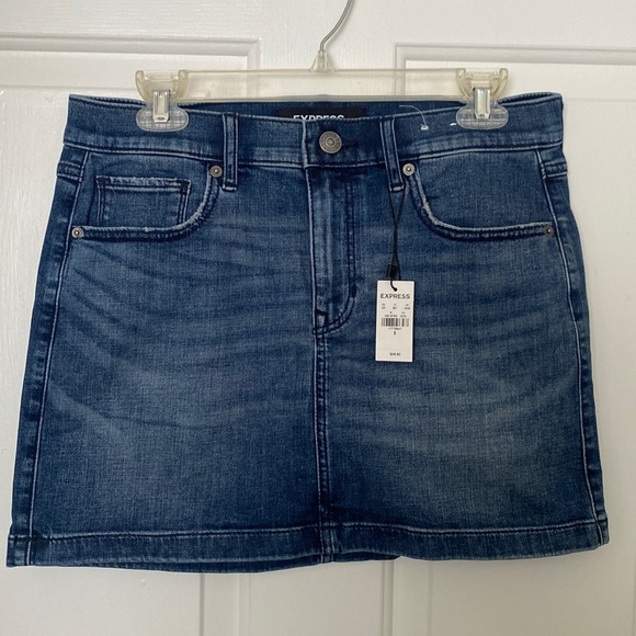 EXPRESS DENIM SKIRT SIZE 8 NWT - Picture 1 of 4